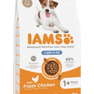 Comanda online IAMS ProActive Health Adult Light in Fat for Sterilsed/Overweight dogs Chicken 3 kg